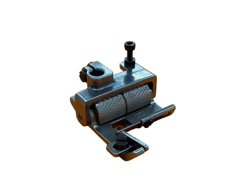PIE EN L PARA COLLARIN 6.4 CON RODILLO METALICO ESTRIADO